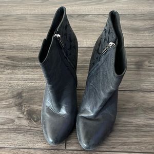 Coach -Grey ankle boots. Used size 7.5
